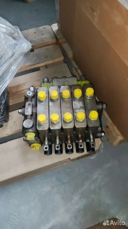 Гидрораспределитель 5-секционный (серия LSC90) DO6D9L5NMLH240001